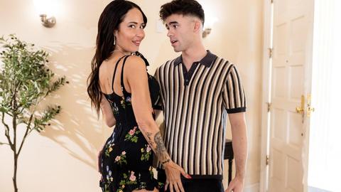 Izi blu sky - enzo east, brunette, pov, big tits, milf, tattoos, couch, older woman, younger guy, cumshot