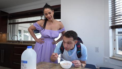 Latina Stepmom Miss Raquel Serves Ass and Titties for Breakfast